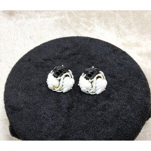 Vintage 1950's Star Jewelry Co Thermoset Lucite Black and White Leaves Clip-On E